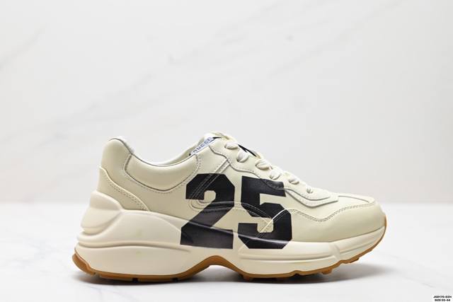 Gucci's chunky sneakers are here! Featuring a thick sole and a stable structure,