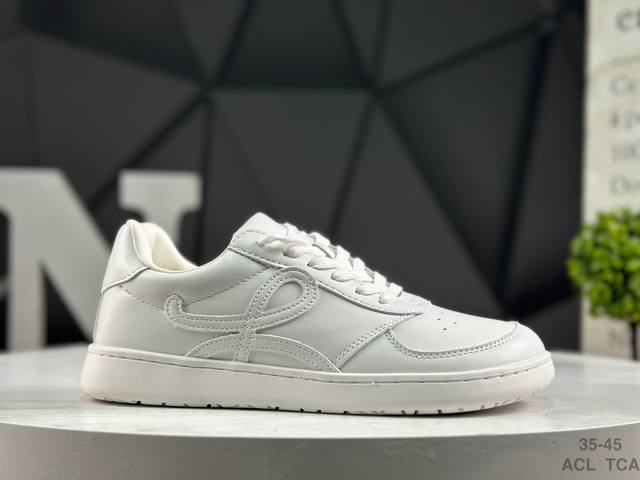 Loewe Ballet Runner Calfskin Round Toe Lace-up Low-top Casual Shoes. The new Loe