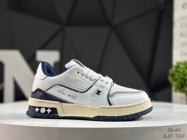 Louis Vuitton Lv sneakers (Ddd). A must-have style from the popular reality show