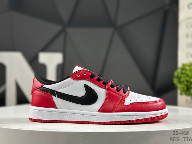 Nike Air Jordan 1 Low (AJ1) - A low-top trendy casual sneakers. Perfectly crafte