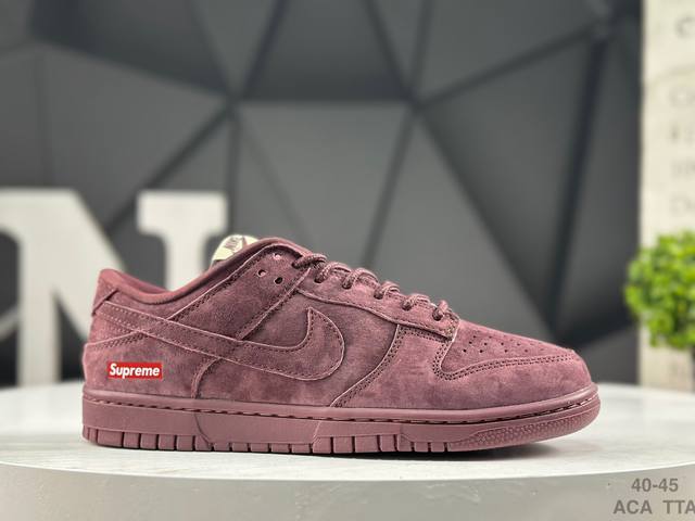 Nike Dunk Low Sneakers, SB series, classic and versatile casual sports sneakers.