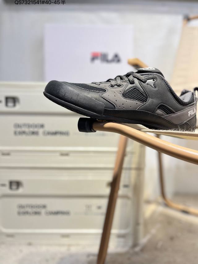 Fila Fusion Low-top Sporty Casual Shoes. Filafusion primarily focuses on cross-b