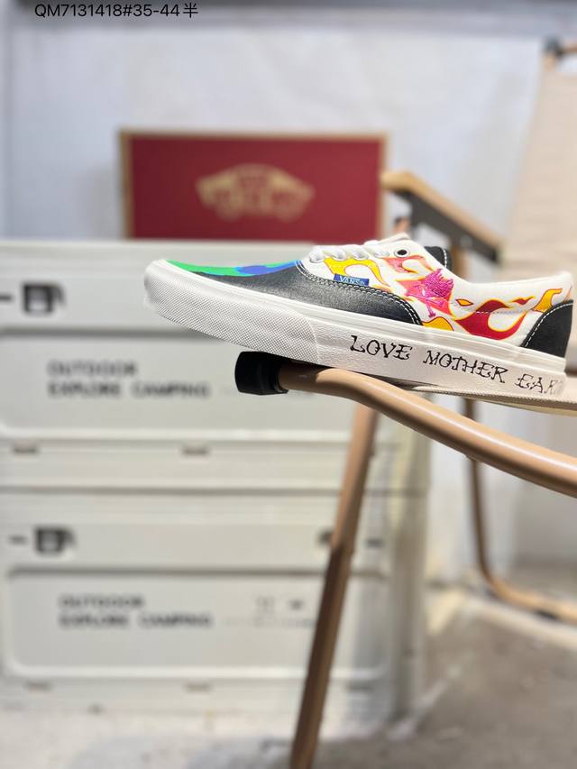 Vanssk8-Low, the official classic retro casual sports sneaker from Vans, featuri