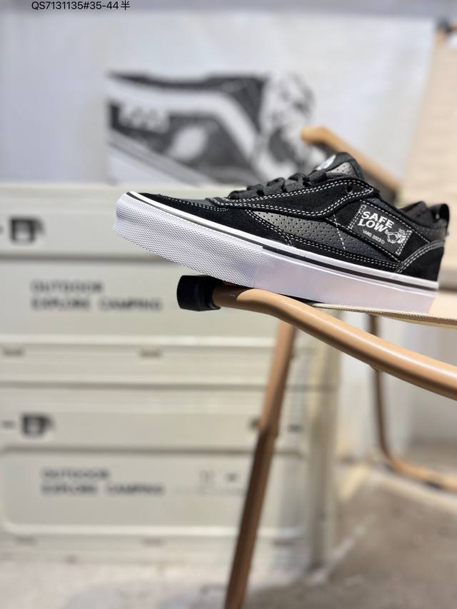 Vanssk8-Low, the official classic retro casual sports sneaker from Vans, featuri
