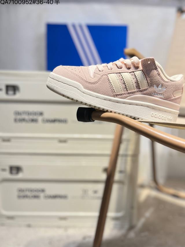 Adidas Forum 84 Low Shoes from the Rome series. These classic Forum sneakers/ sp