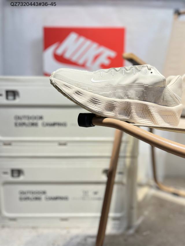 Hyein Seo X Nike Ava Rover Collaboration Shoes (Ddd) This shoe features a stream