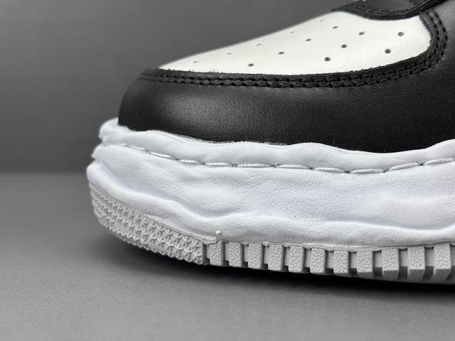 Mihara Kangyu Wayne Leather Sol-Gel Low-Top Fashion Sneakers Unisex Black and Wh