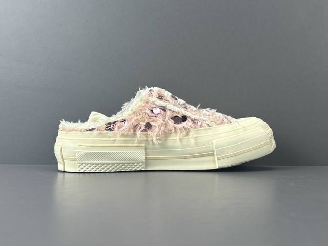 Vanness Wu Series Xvessel Swan Kiss Plush Sequined Low-Top Canvas Shoes in Pink