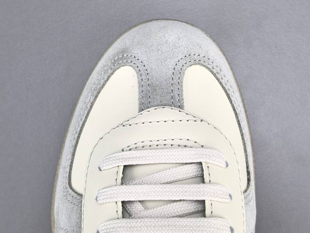 Channel Advantage! Dior B01 Leather Suede Round Toe Lace-up Low-top Sneakers for