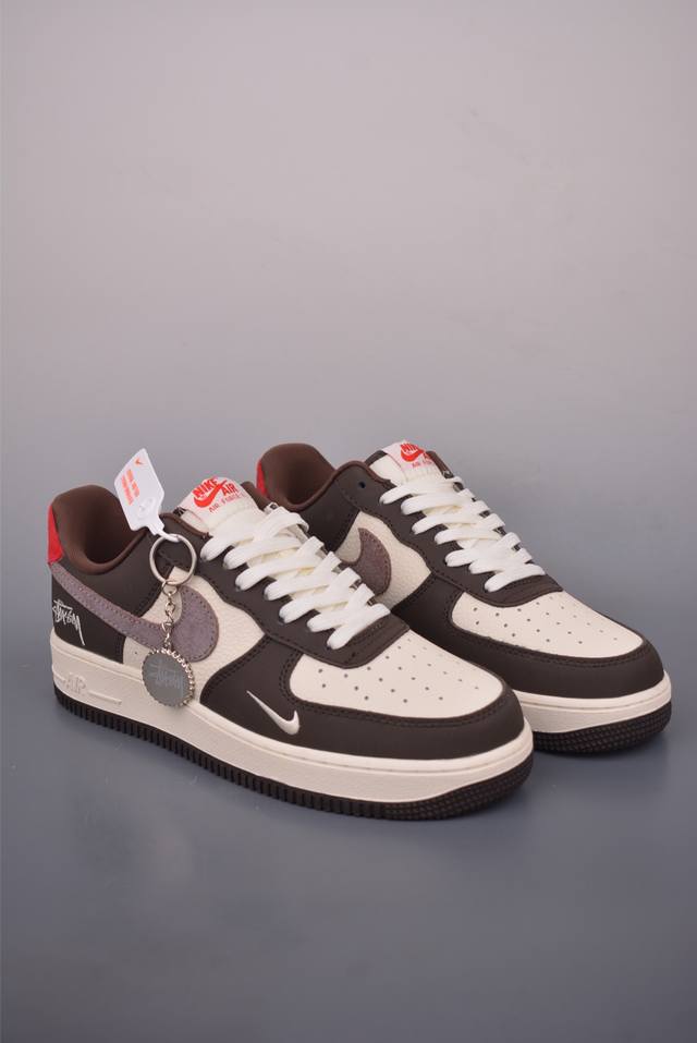 Nike Air Force 1 Low. Factory grade, made with original last and cardboard, auth