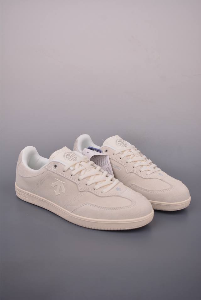 Descente Edge Court Retro Sneakers. Retro patchwork fashion casual sneakers. Com