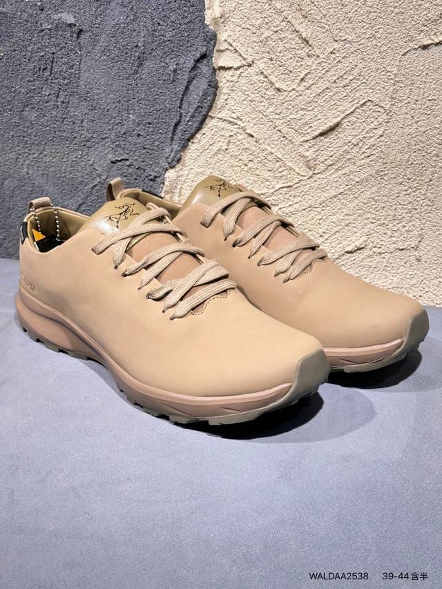New Arrival Real Shot Arcteryx Konseal Lt W This shoe features a design popular