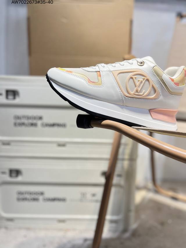 Double Eleven Special Offer: Made with grained cowhide leather upper; insole wit