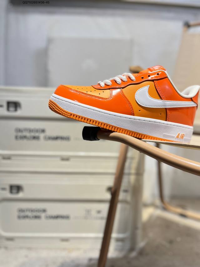 Nike Air Force 1 '07, a versatile casual athletic shoe. Soft, responsive cushion