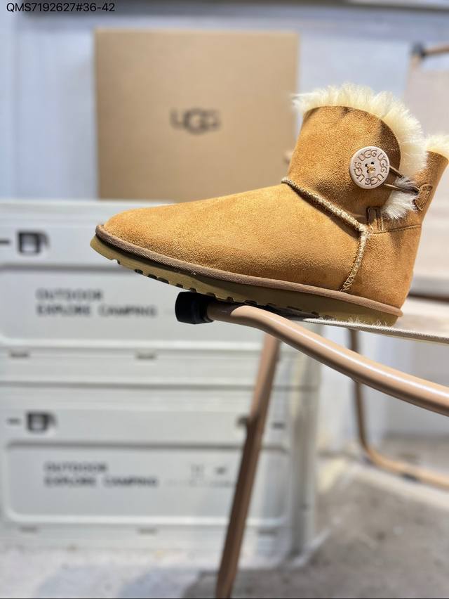 Ugg snow boots with a large fur collar! Must-have for autumn and winter! Officia