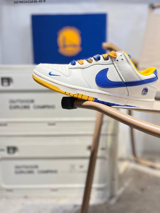 Nike SB Dunk Low, a highly recommended new colorway from a major manufacturer. M