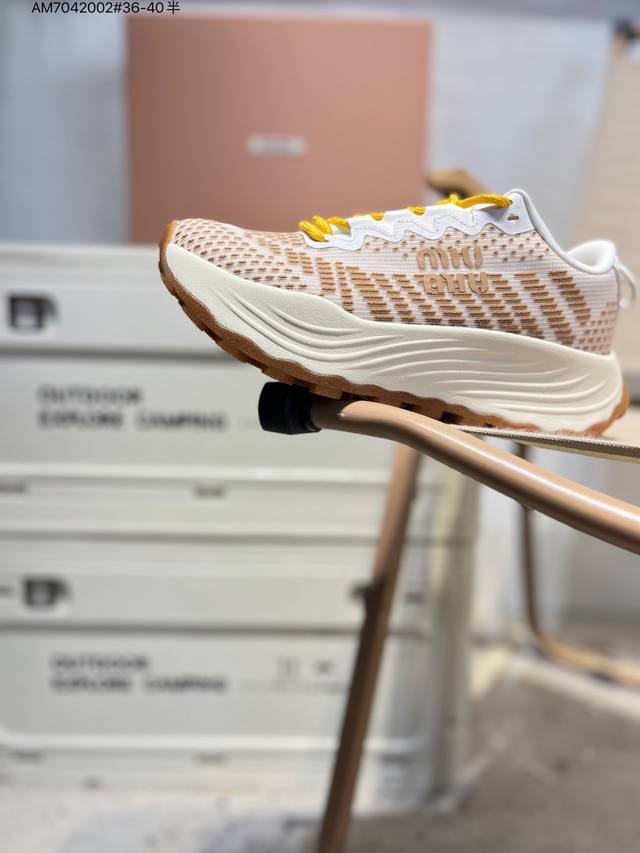 Miu Miu 25Ss Tyre Spring/Summer's latest hot-selling style. The avant-garde and