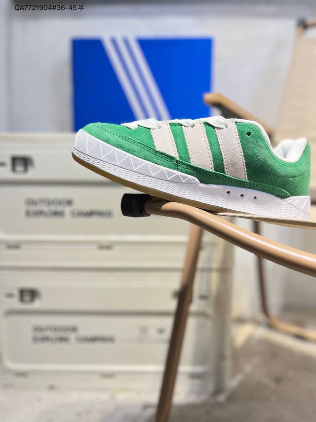 Ad Adimatic Low Mattic series low-top retro shark loaf shoes are sporty and casu