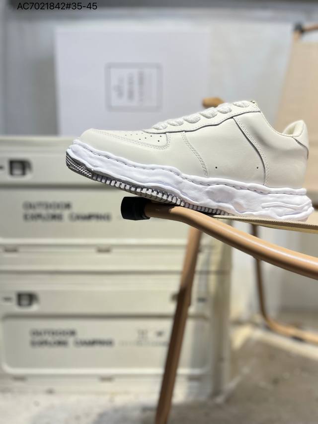 Shawn Yue's favorite item: Retro melting style Japanese concept fashion designer