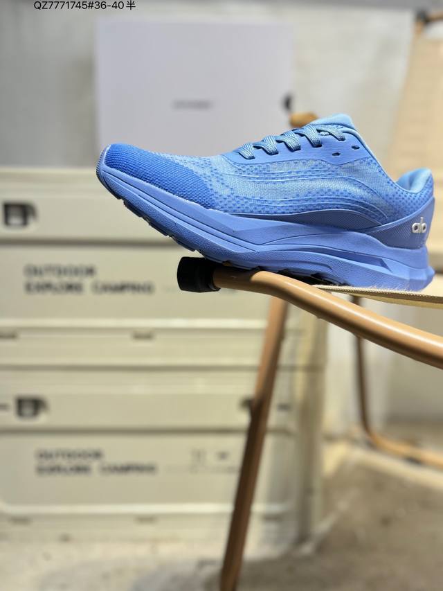 Alo Yoga Recovery Mode Comfortable and Simple Running Shoes, Non-slip and Wear-r