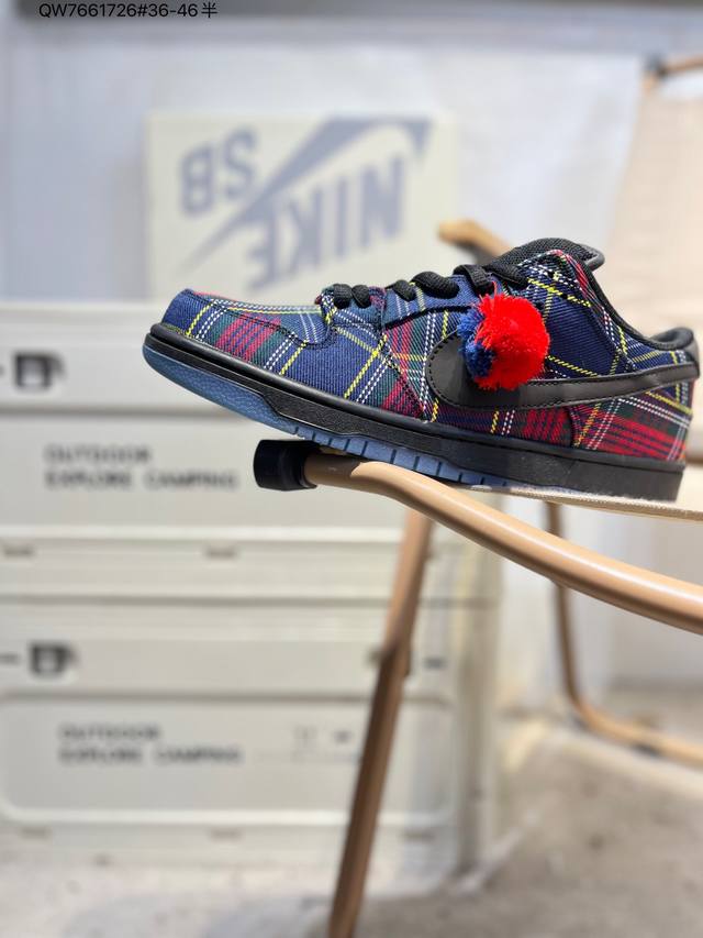 Nike Dunk Low Sneakers, SB series, classic and versatile casual sports sneakers.