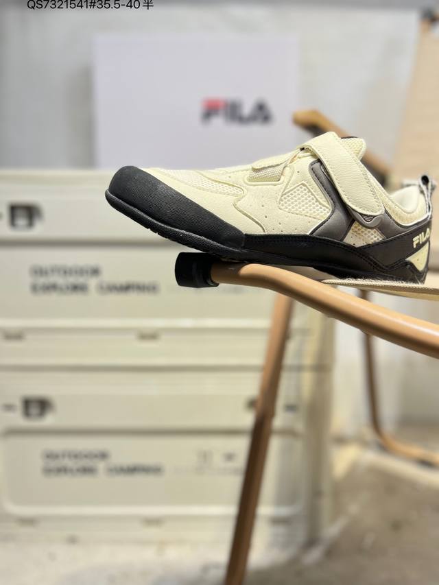 Fila Fusion low-top athletic casual shoes. Filafusion primarily focuses on cross