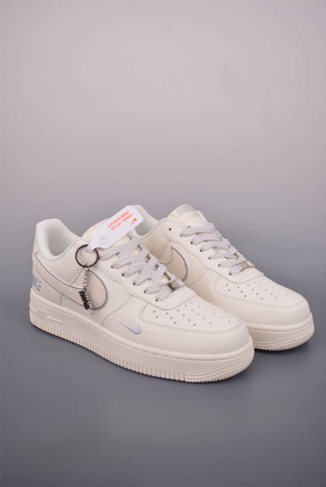 Nike Air Force 1 Low Off-White. Made with original last and cardboard, this auth