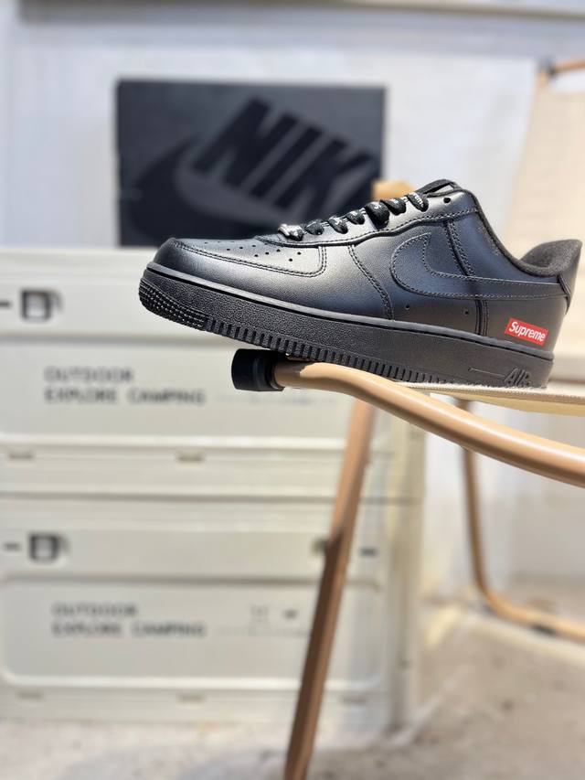 Supreme X Nike Air Force 1 '07, a versatile casual athletic sneaker. Soft, respo