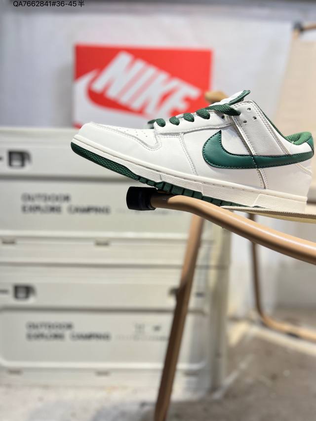 Nike Dunk Low Sneakers, SB series, classic and versatile casual sports sneakers.
