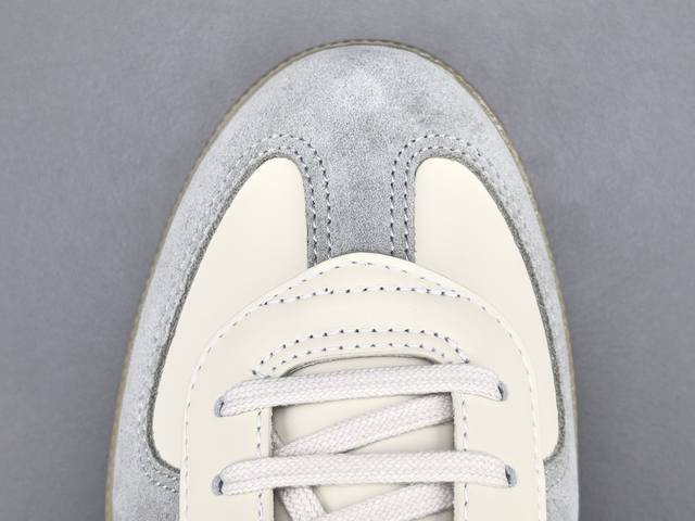 Channel Advantage! Dior B01 Leather Suede Round Toe Lace-up Low-top Sneakers for