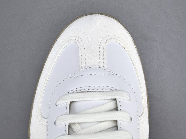 Channel Advantage! Dior B01 Leather Suede Round Toe Lace-up Low-top Sneakers for