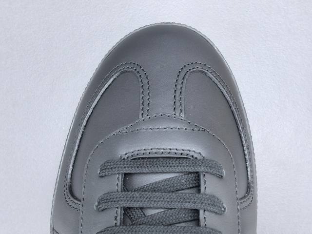 Channel Advantage! Dior B01 Leather Suede Round Toe Lace-up Low-top Sneakers for