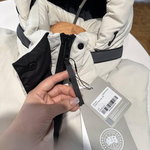Channel Advantage! Authentic Export Version Canada Goose | Black Label Down Vest