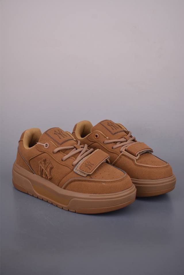 Mlb Chunky Liner Pocket Shoes Trendy and stylish platform sneakers. A retro-insp