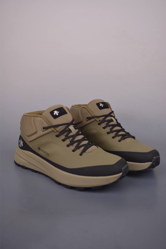 Descente Lightweight Cushioning Leather Shoes, Waterproof Men's Mid-Cut Trail Ru