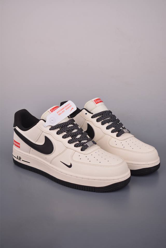 Nike Air Force 1 Low Supreme Collaboration. Made with original last and cardboar