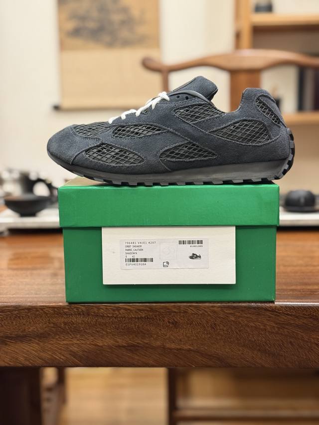 Bottega Veneta Orbit Mesh Fabric Round Toe Lace-up Running Shoes. This shoe feat