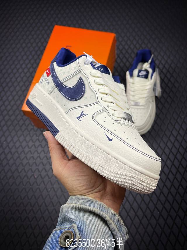 C Company Grade Nike Air Force 1'07 Original last and cardboard construction, au