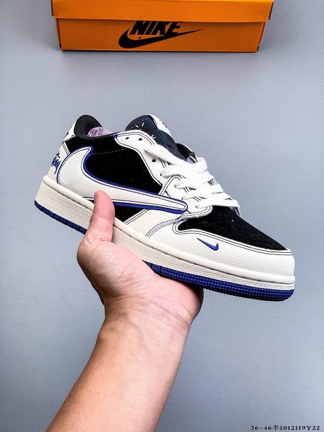 Nike Air Jordan 1 Low (AJ1) - Low-top trendy casual sneakers. Perfectly tailored