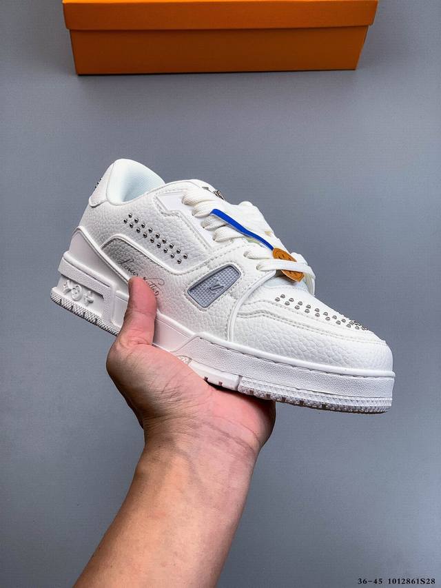 Louis Vuitton Lv sneakers (Ddd). A must-have style from the popular reality show