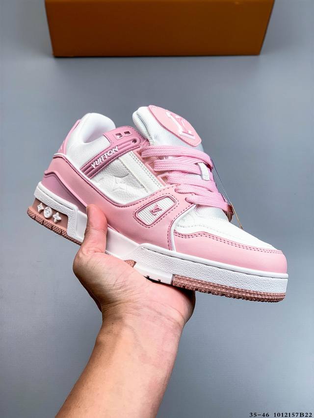 Louis Vuitton Lv sneakers (Ddd). A must-have style from the popular reality show