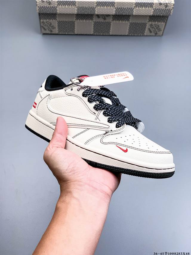 Nike Air Jordan 1 Low (AJ1) - A low-top trendy casual sneakers. Perfectly tailor