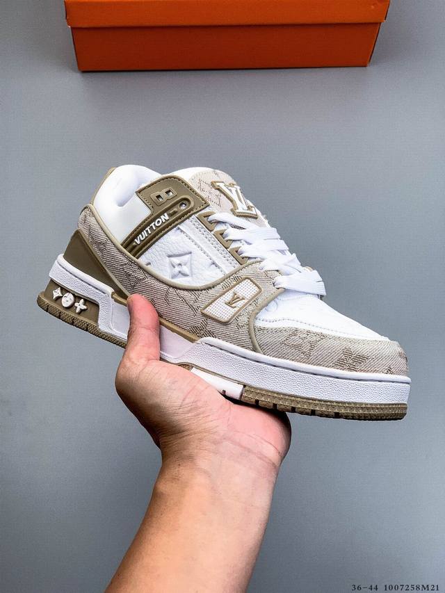 Louis Vuitton Lv sneakers (Ddd). A must-have style from the popular reality show