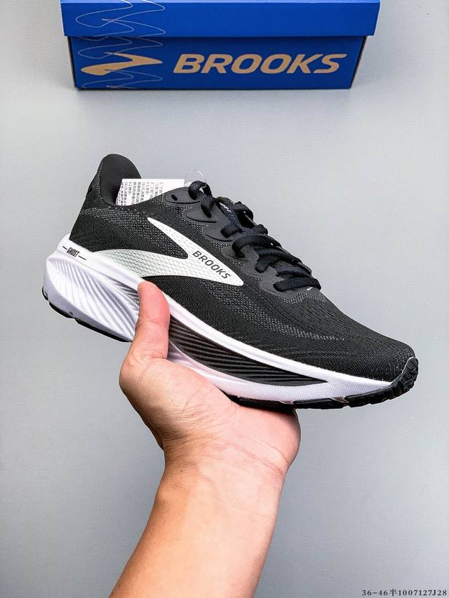 New product highlight: Brooks Ghost 17, a high-quality, factory-grade shoe featu