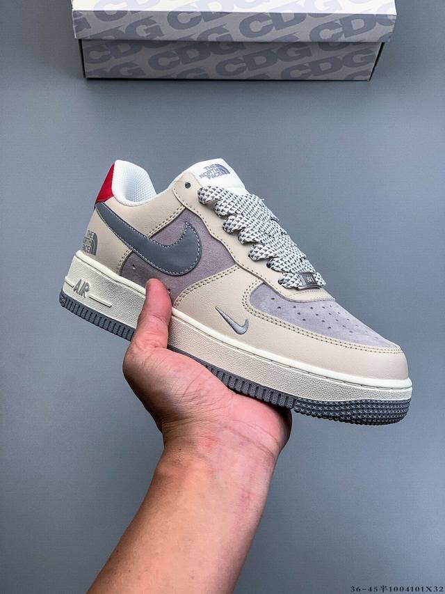 Original last data paper version, featuring a high-quality, durable leather uppe