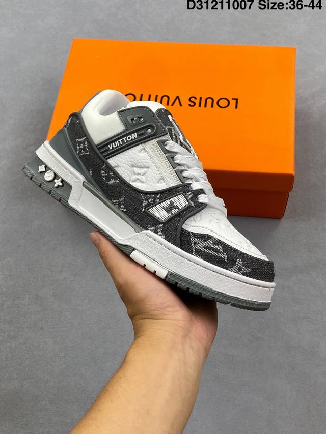 Louis Vuitton Lv Trainer sneakers, latest colorway, basketball style sneakers. D