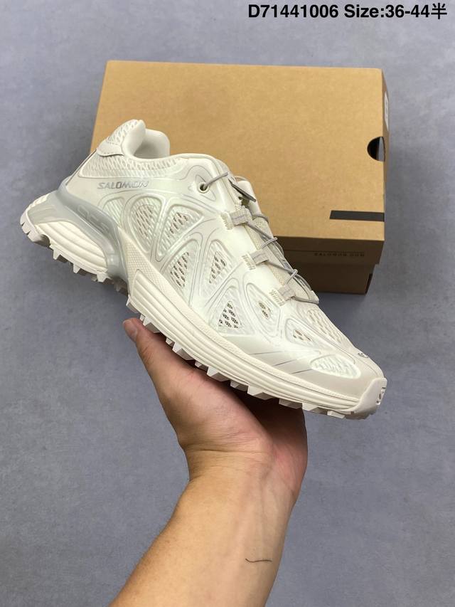 Salomon Xt-Whisper Void Outdoor Trail Running Shoes. The upper features Sensifit