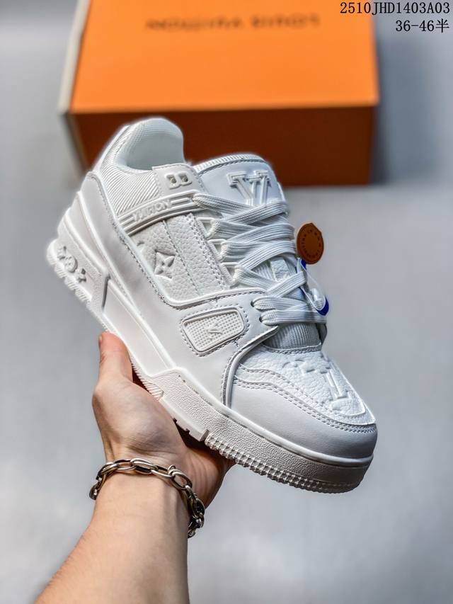 Authentic Brand New Louis Vuitton Trainer Sneaker Low Casual Sportswear Versatil