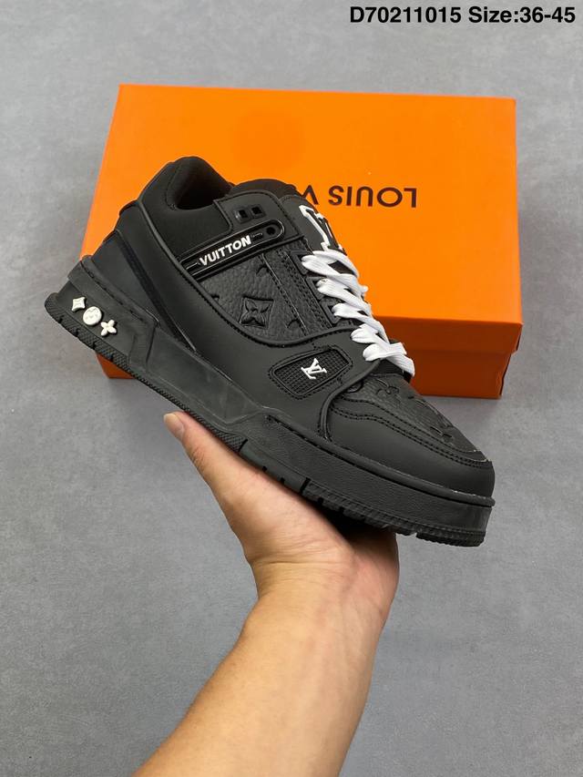 Louis Vuitton Lv Trainer sneakers, latest colorway, basketball style sneakers. D