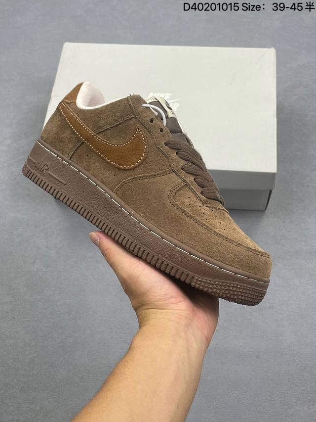 Collection Nike Air Force 1 Low. The Air Force 1 low-top versatile casual sports